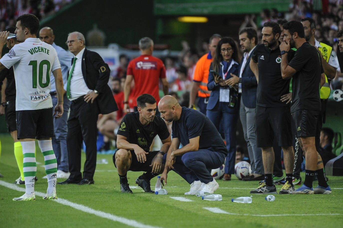 José Alberto prepara los cambios.