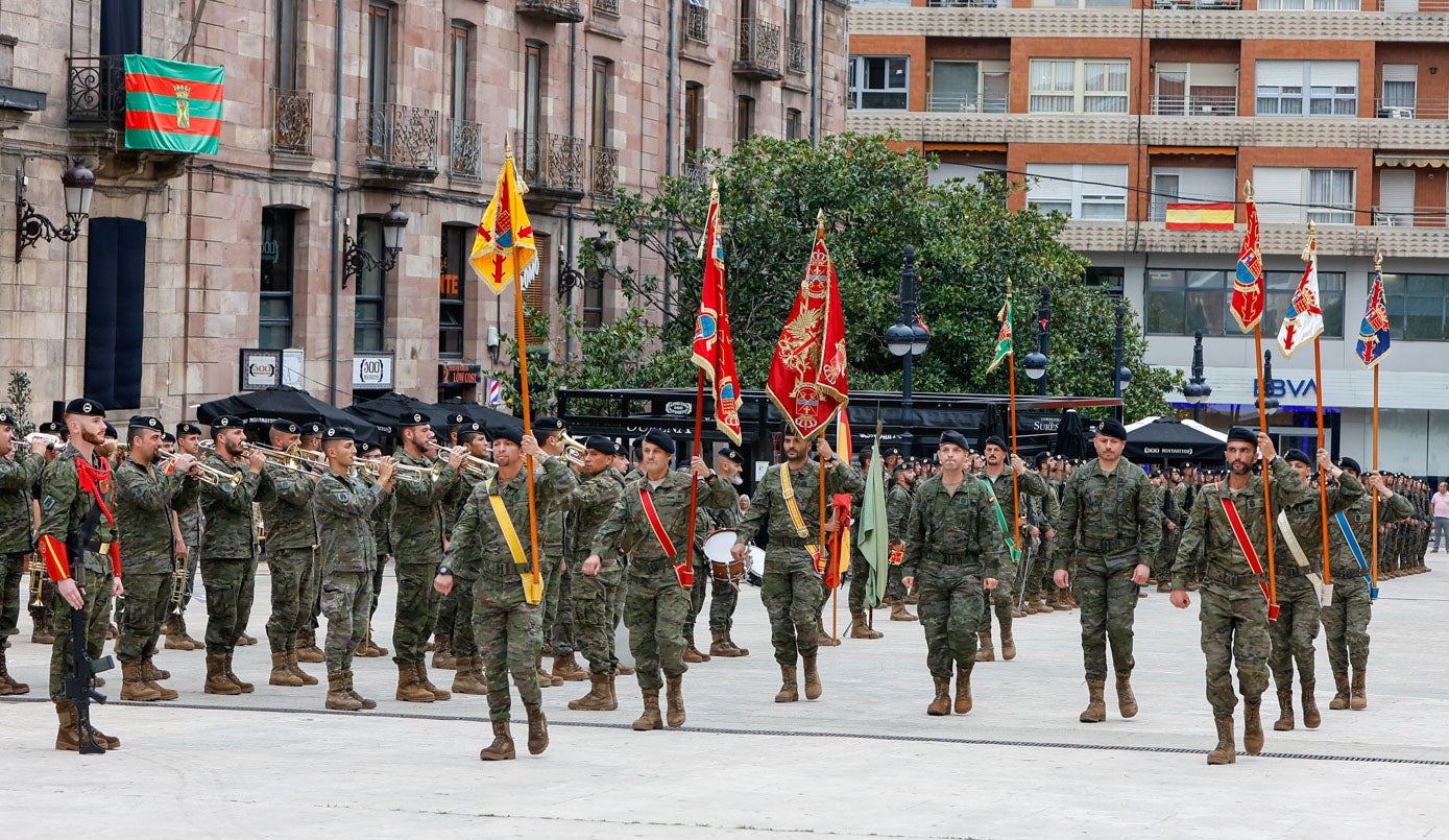 La jura de bandera civil fue preparada paso a paso por los soldados.