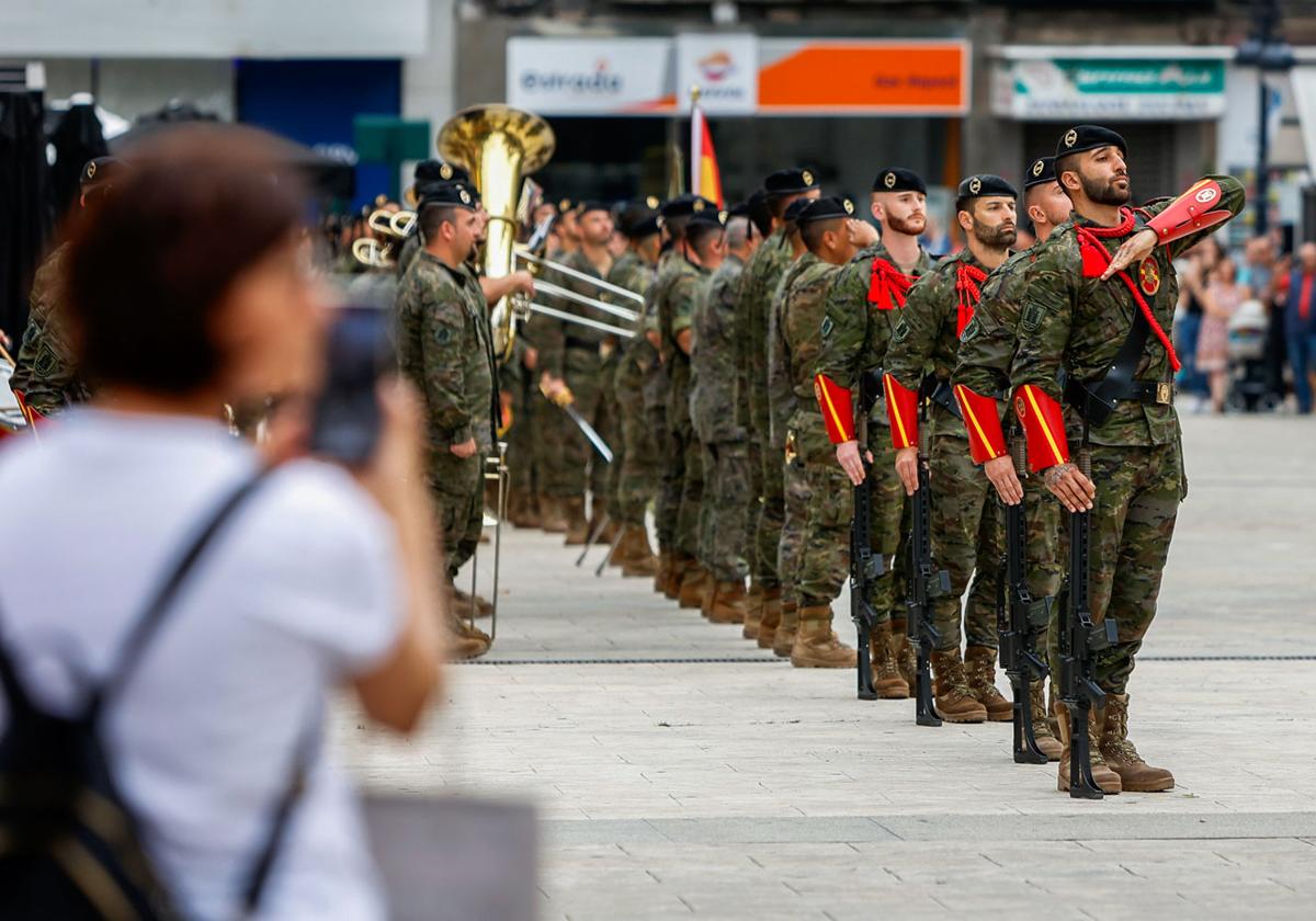 Preparativos de la jura de bandera