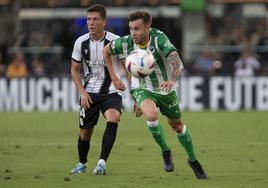 Dani Fernández, junto a Fontán, en un lance del encuentro.