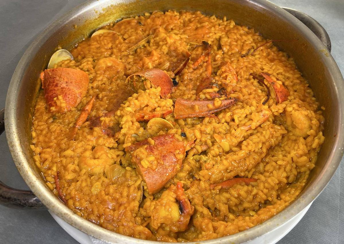 Imagen secundaria 1 - Arroz con bogavante para dos personas y ensalada de ventresca de bonito.