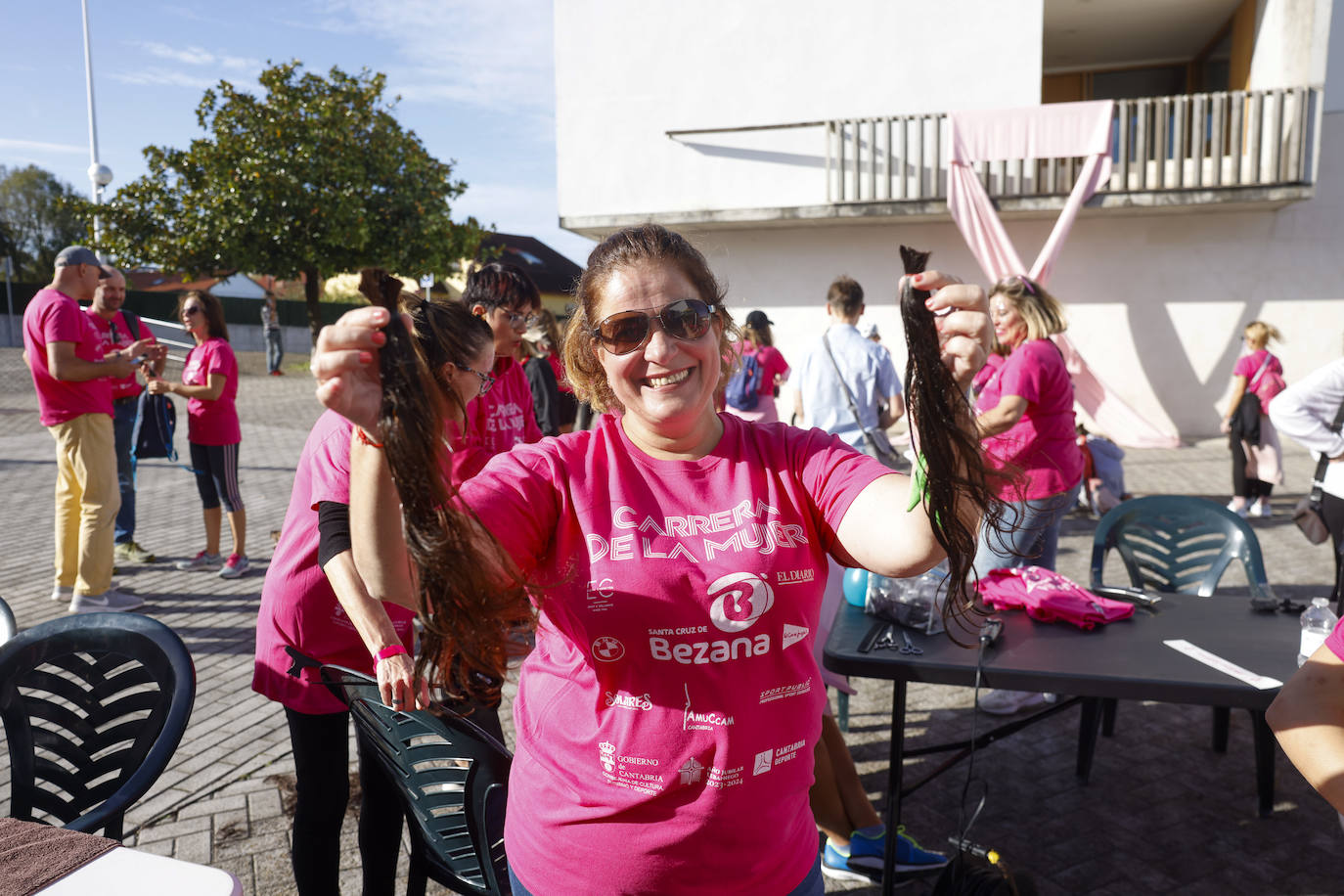 También hubo quien donó pelo para que se puedan realizar pelucas para las enfermas de cáncer.