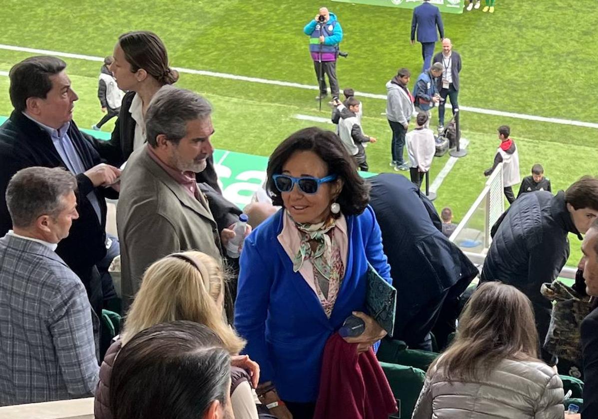 Ana Botín, el pasado mes de mayo, en el palco de los Campos de Sport.