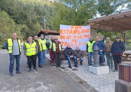 Piquetes este lunes en el acceso de la cantera a Solvay.