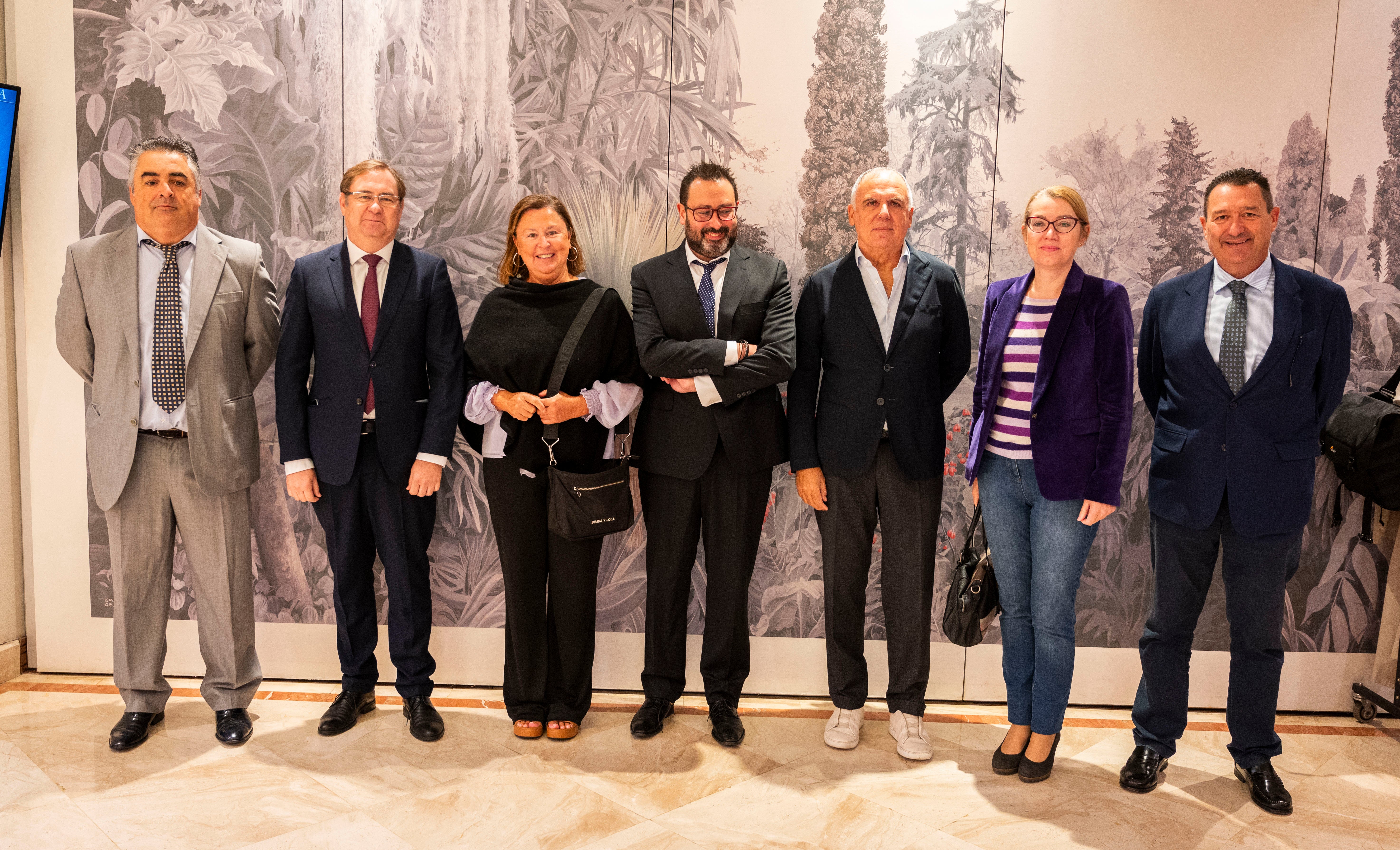 Fernando Oláiz, Javier Vidal, Ana Madrazo, José Ramón Paterna, Lorenzo Vidal de la Peña, Eva Guillermina Fernández y Emiliano Blanco.