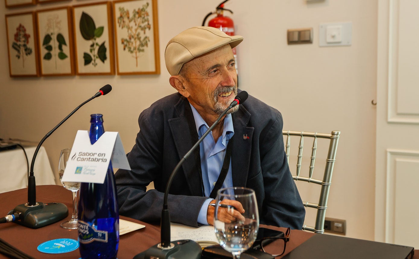 Ángel Luis Gómez Calle, de la asociación de catadores Umami, durante la charla sobre wagyu.