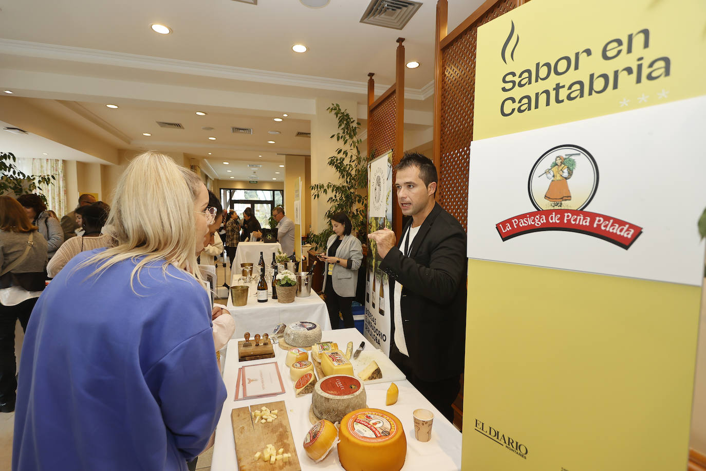 Estand de la quesería La Pasiega de Peñapelada.