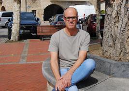 Francisco Sarabia, en la Plaza de España de Escalante.