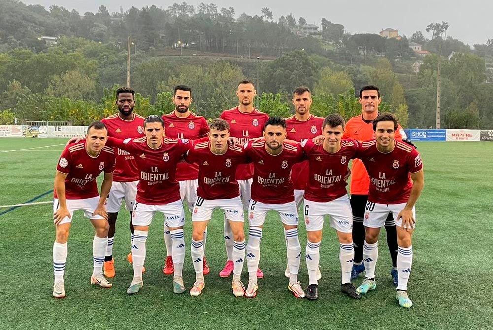 El once inicial de la Gimnástica en Orense.