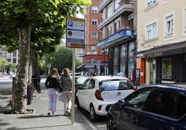 Zona de aparcamiento rotatorio habilitada en Torrelavega en la Avenida de España.