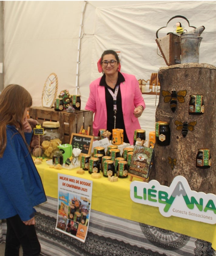 Imagen secundaria 2 - Autoridades y puestos que se pudieron visitar en la feria