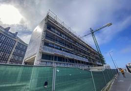 La construcción del centro náutico en el puerto de Laredo está ya en su recta final.