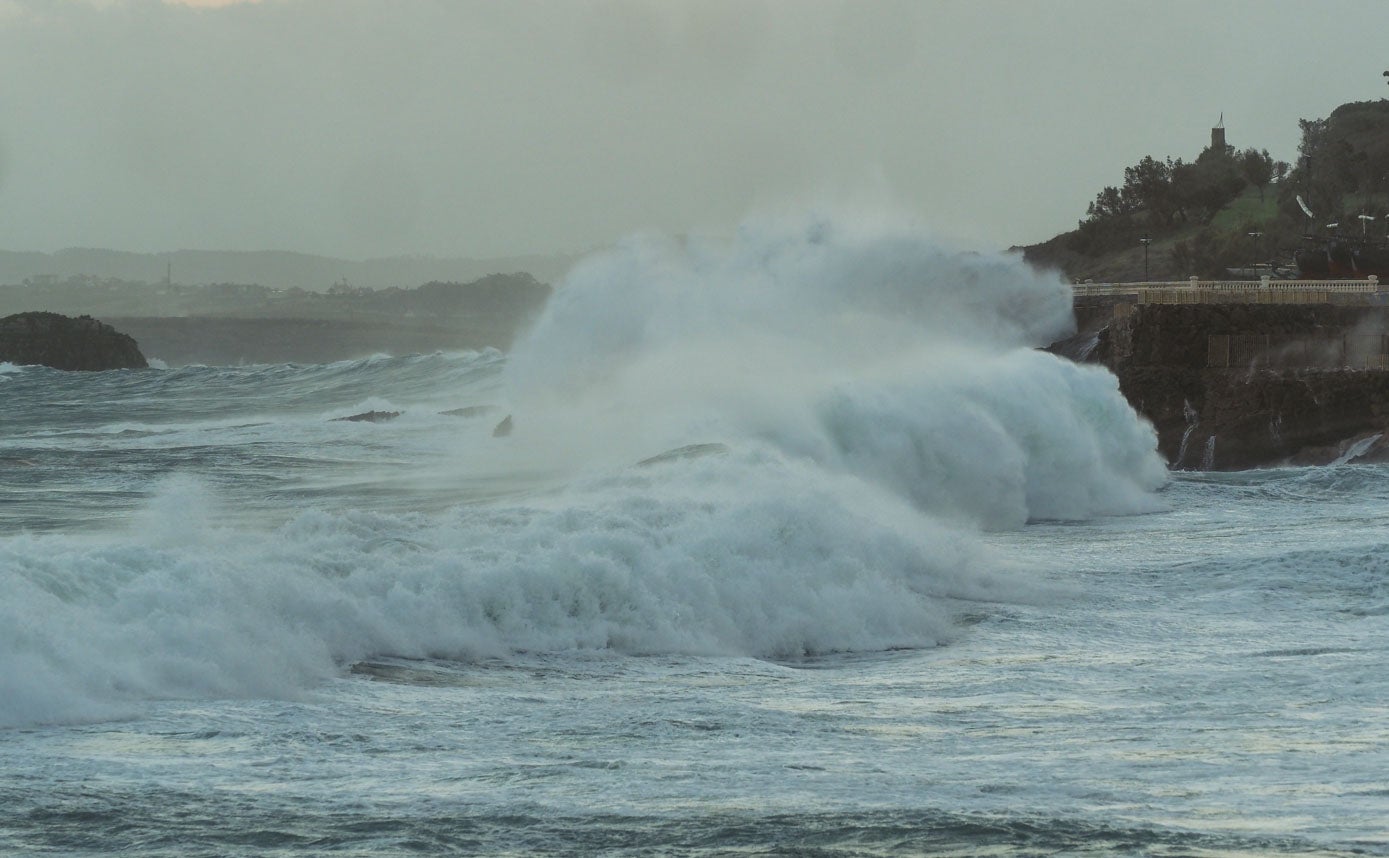 Las olas en El Sardinero.