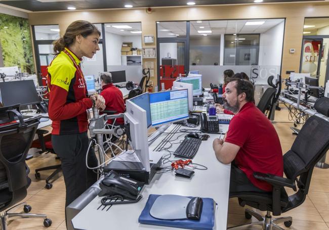 La comunicación entre los trabajadores es clave de cara a la coordinación.