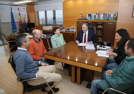 Fomento descarta una variante en Comillas para solucionar los atascos en verano