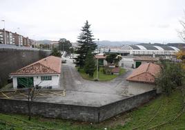 La sede del servicio de limpieza viaria está situada en una esquina del Ferial.