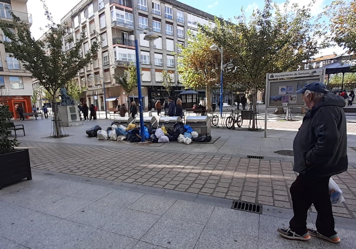 Incidencia del paro de la limpieza en las calles y plazas de Santoña