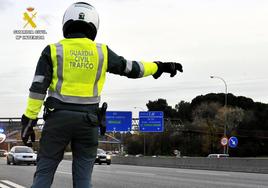 Un conductor ebrio circula 23 kilómetros en sentido contrario por la autovía A-8