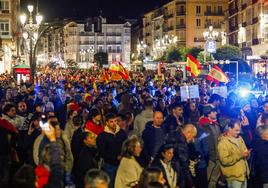 Los manifestantes a su paso por Jesús de Monasterio.