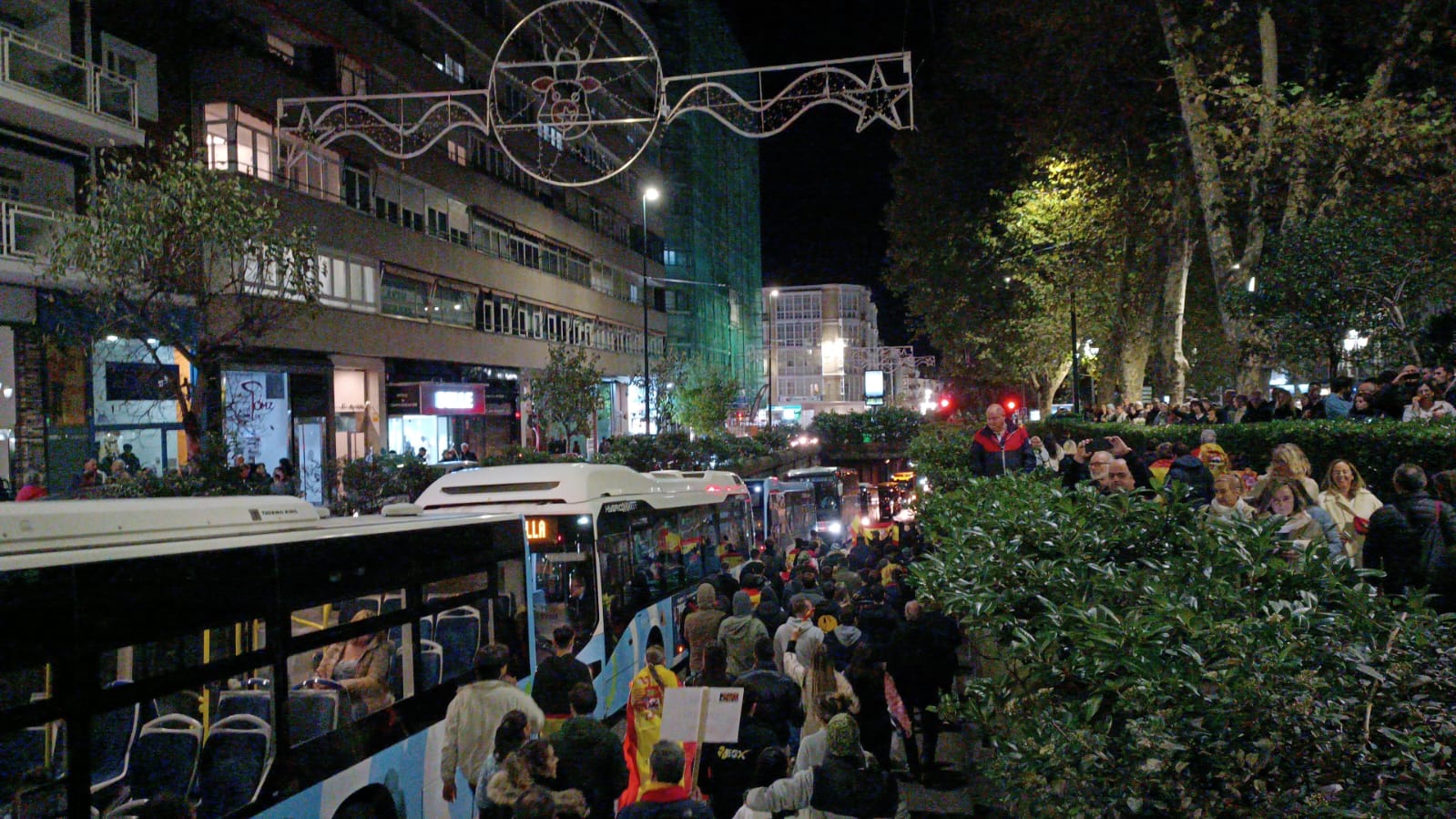 La manifestación improvisada ha cortado el tráfico entre Cuatro Caminos y el túnel de las Estaciones