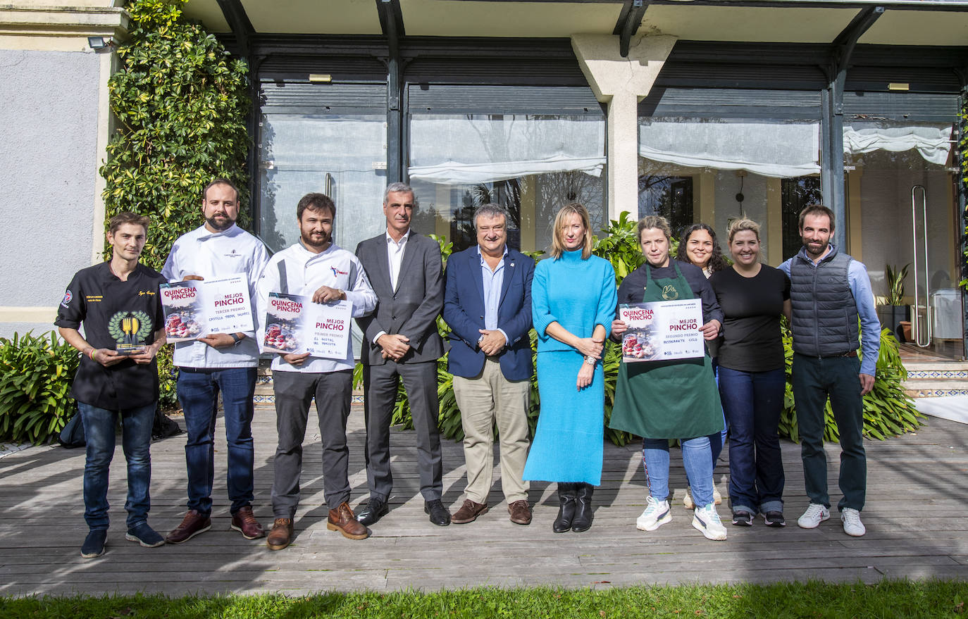 De izquierda a derecha, Igor Crespo, Nacho Gutiérrez, Enrique Corsini, Gustavo Cubero, Javier Bedia, Bárbara Gutiérrez, Rafaela Pierobon, Valeria Leal, Gabriela Pierobon y César Muriedas. 