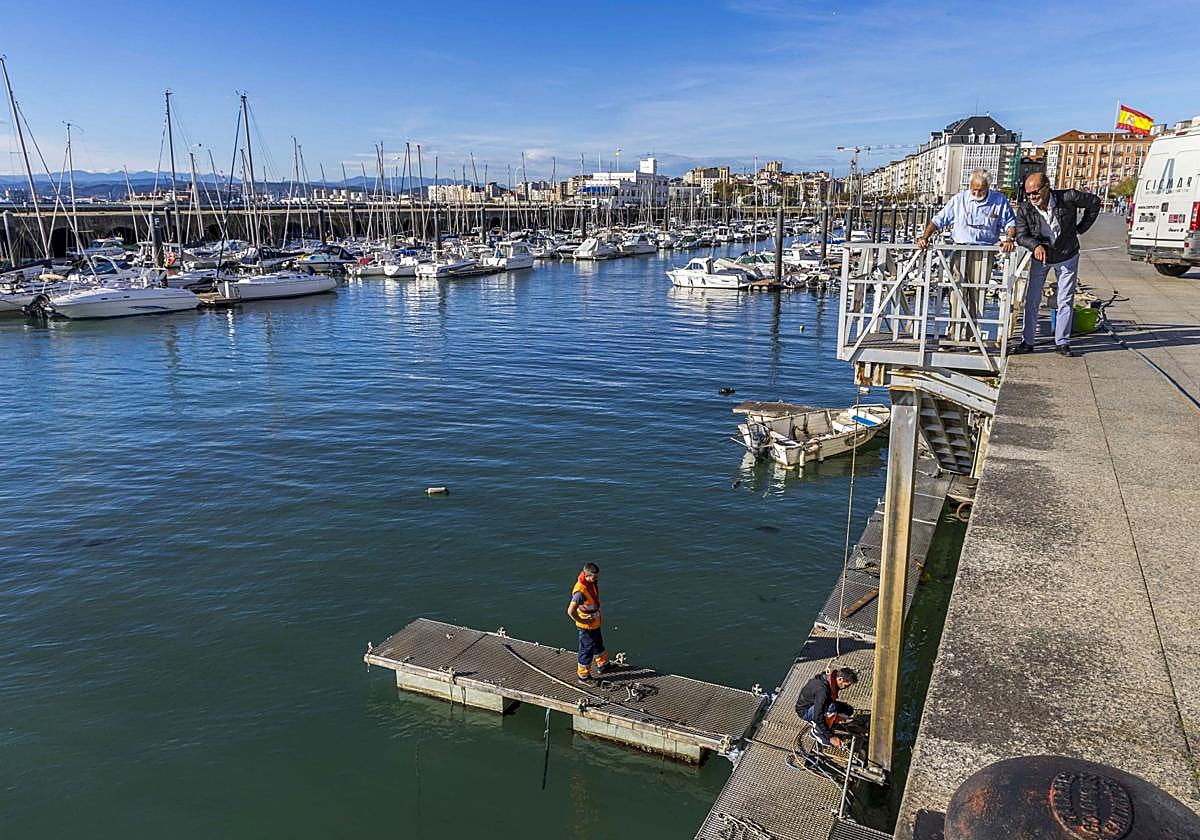 Los presidente de las dos asociaciones, Carlos Zamora y Leopoldo Lorenzo, supervisan las obras.