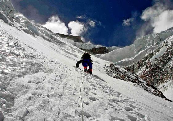 Imagen de archivo del ascenso de Edurne Pasaban al Annapurna.