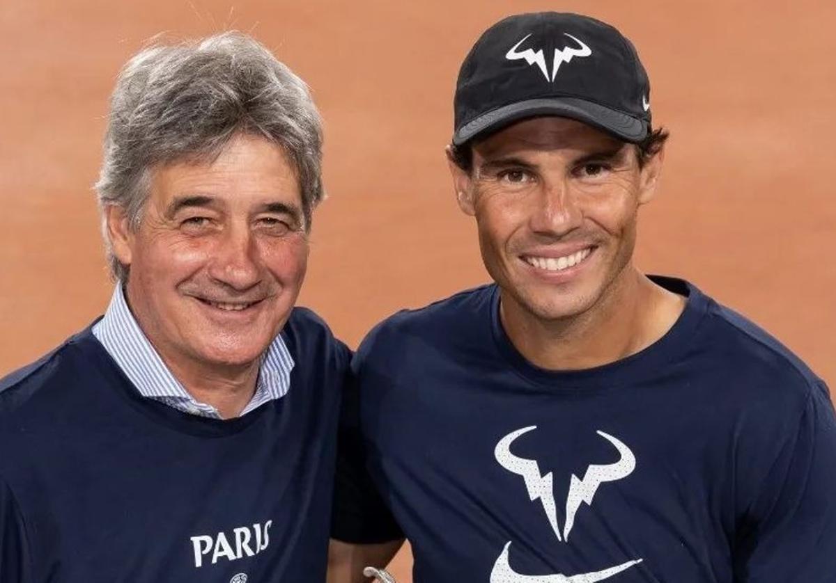 Ángel Ruiz-Cotorro y Rafael Nadal posan juntos tras el título de Nadal en Roland Garros 2022