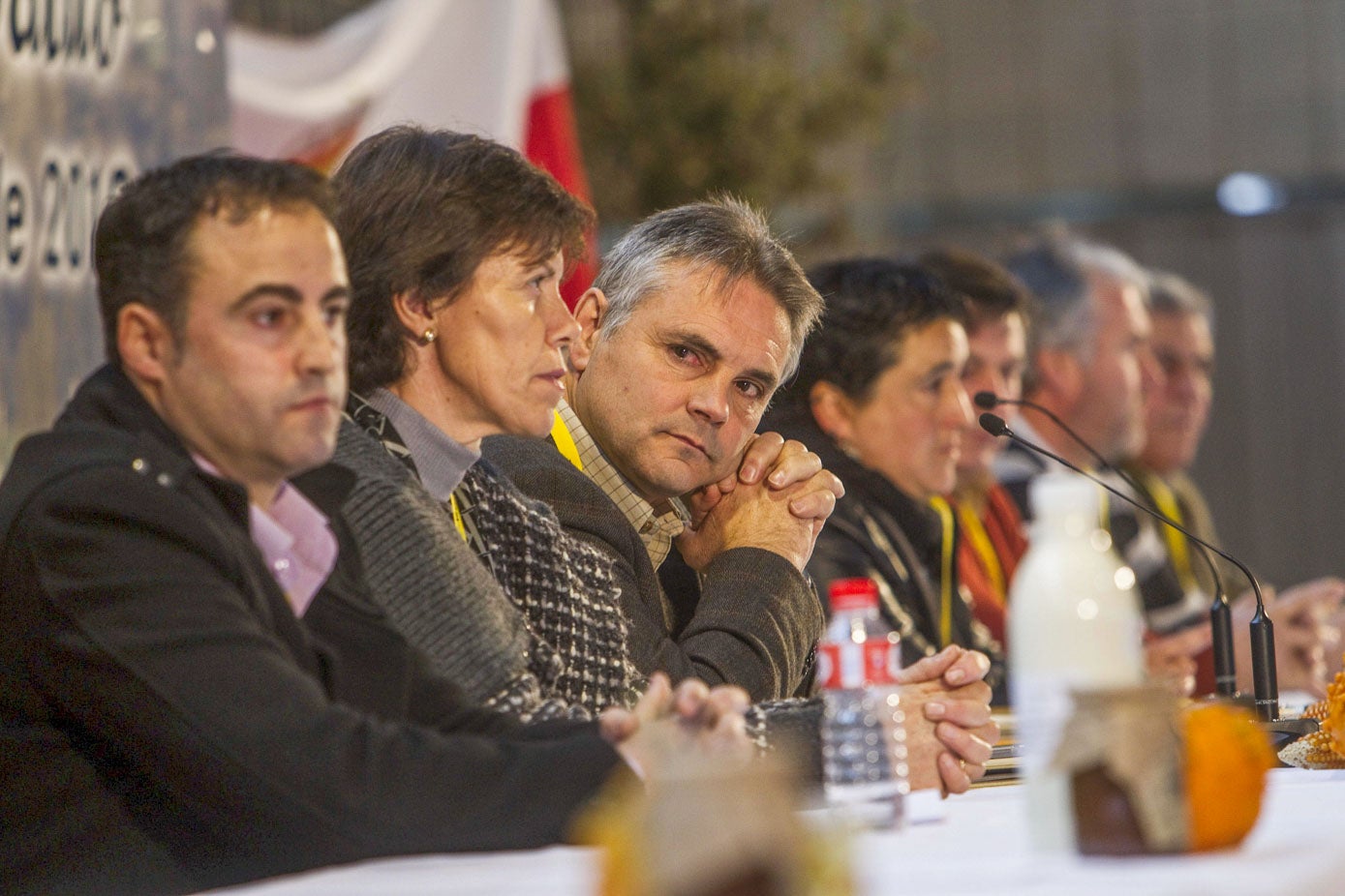 Anabitarte, en el centro, durante el congreso en el que fue elegido secretario general de UGAM.