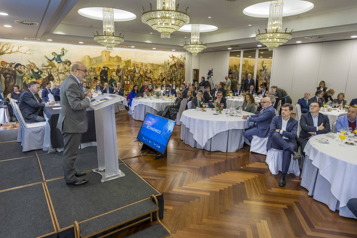 El presidente del Círculo de Empresarios animó a los empresarios asistentes a alzar la voz para restituir la buena imagen de la figura del empresario.