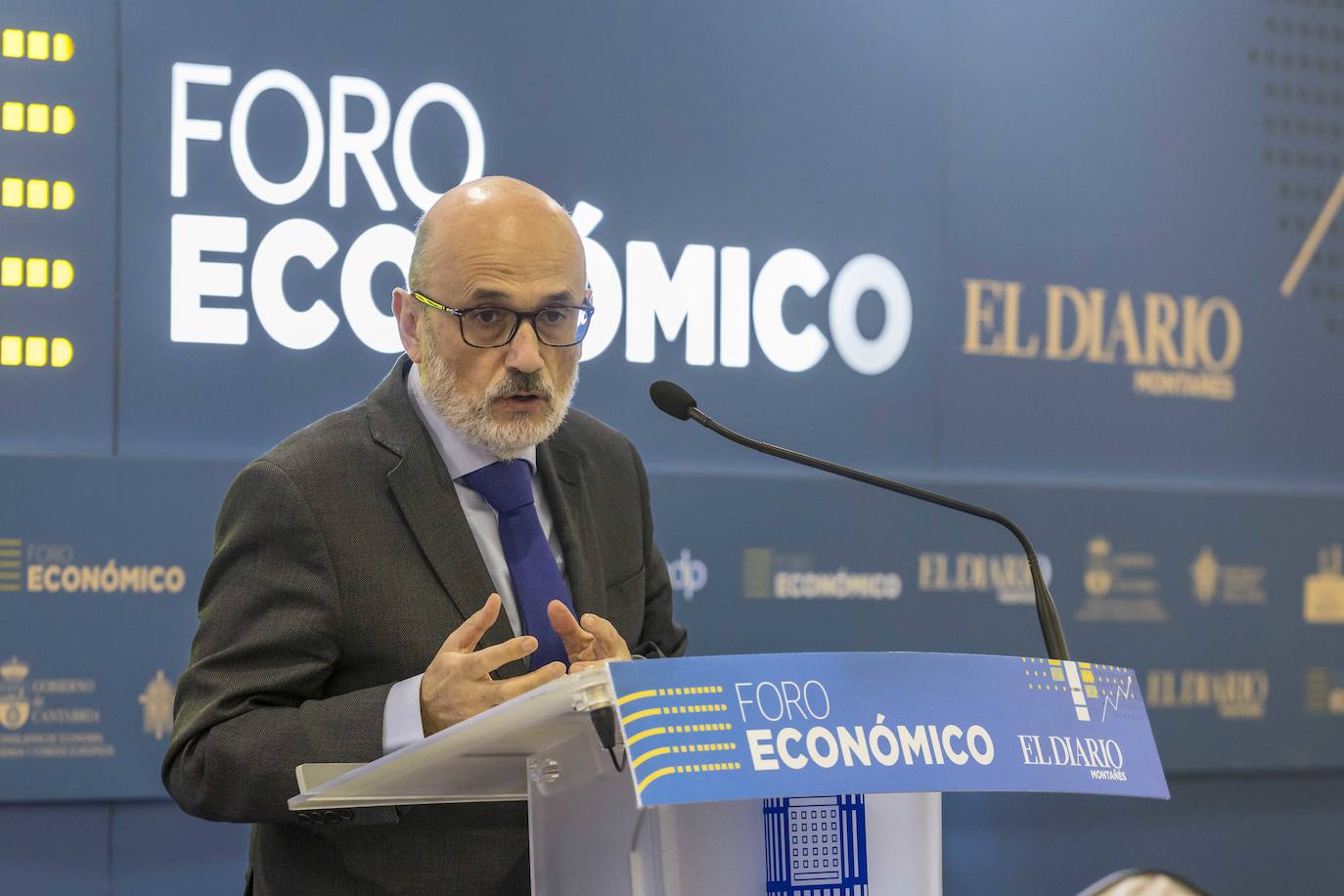 Manuel Pérez-Sala ofreció una conferencia crítica con las malas prácticas del actual Gobierno en la economía del país.