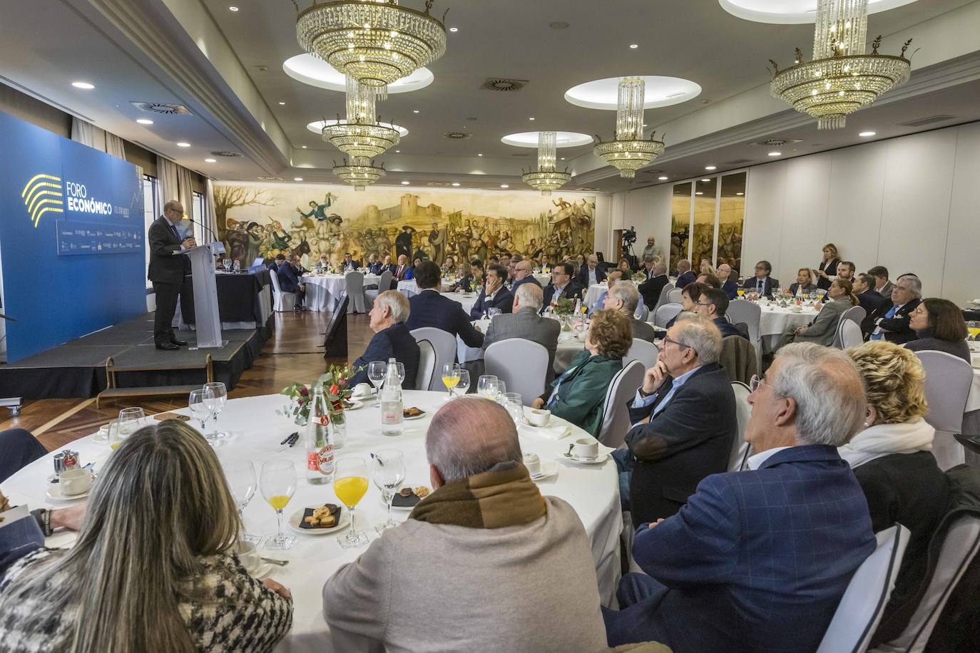 Un momento del foro económico, en el Hotel Bahía.