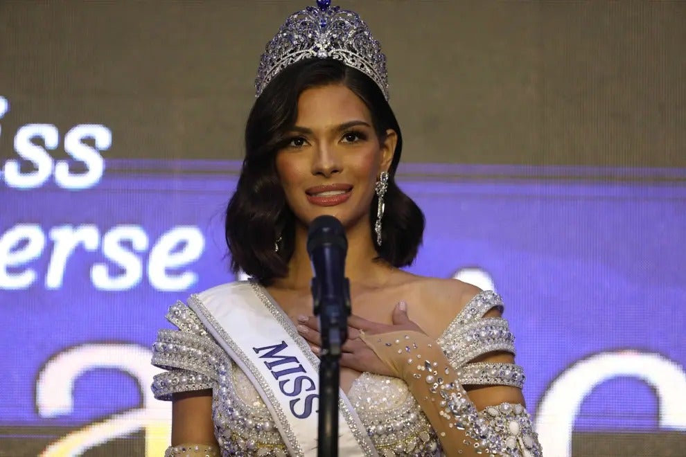 Sheynnis Palacios pronunciando su discurso tras ser coronada.