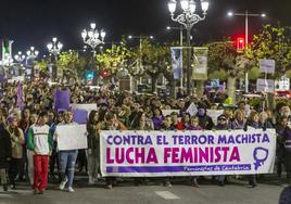 Cabeza de la manifestación del 25 de noviembre de 2022 en Santander.