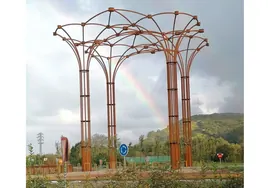 Escultura instalada en la rotonda Juan de Castillo, en Castillo.