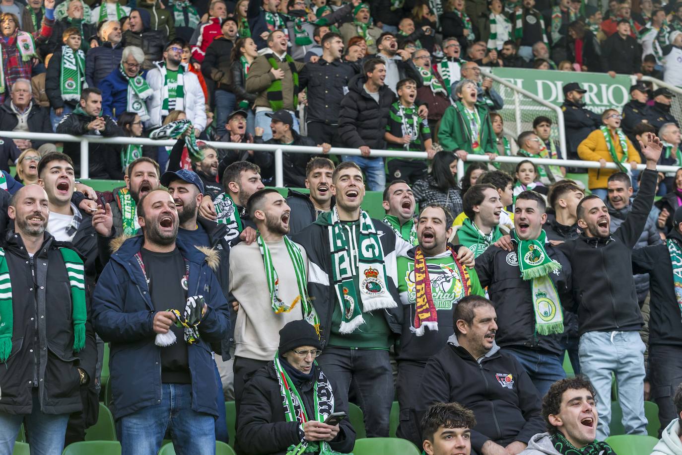 La grada volvió a disfrutar con la victoria de su equipo. 