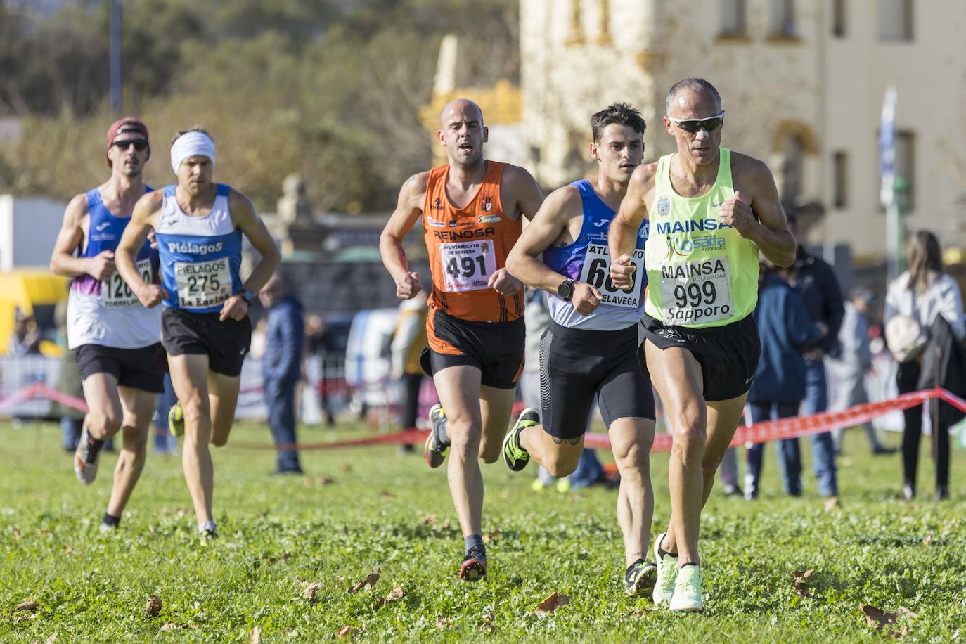 Félix Martínz (999), uno de los grandes nombres del deporte cántabro, comanda un grupo de cinco participantes.