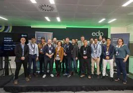 Representantes de las startup de ocho países convocadas por EDP, así como personal de la empresa.