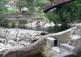 Presa salmonera del río Pas en Puente Viesgo.