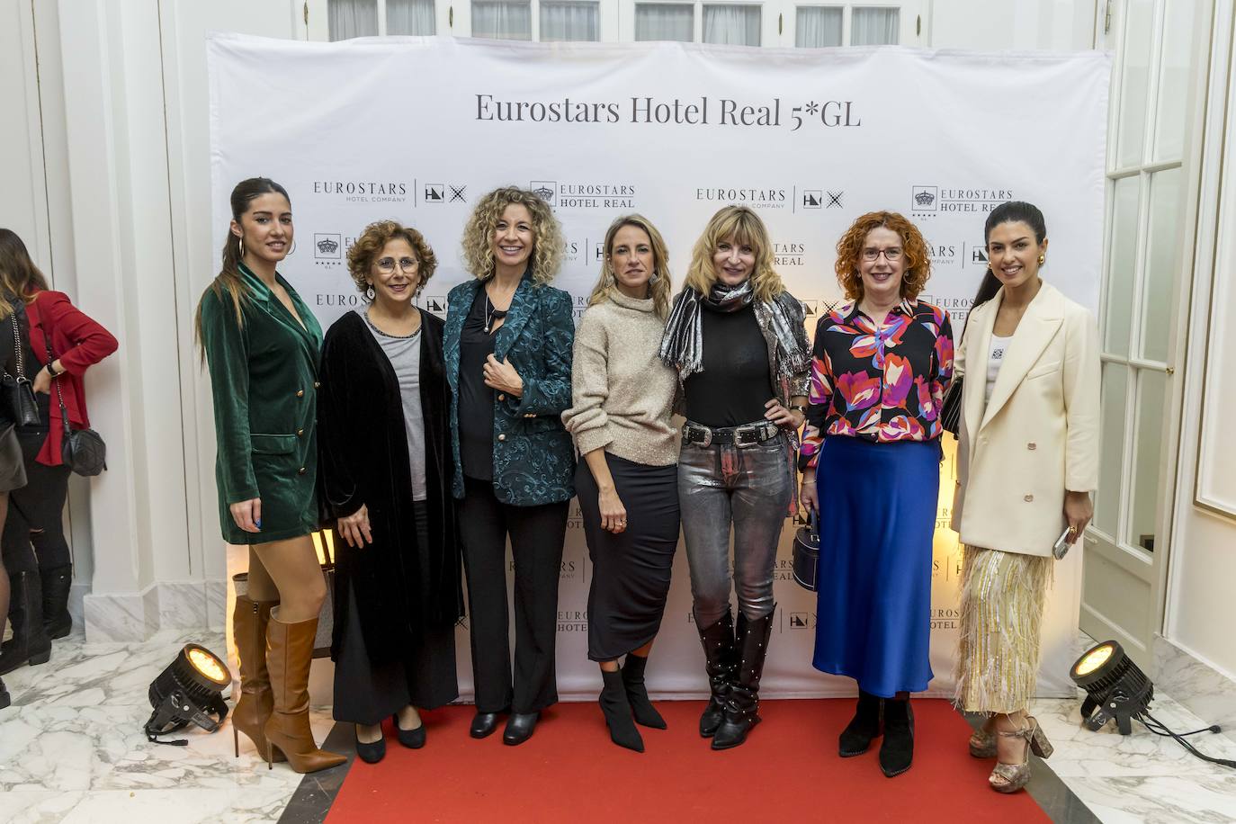 Paula Díaz, Sonsoles López, Virginia Martínez, Eva Ceballos, María Jesús Gil, Yasmina Flores y Gabriela Fernández de Bobadilla.