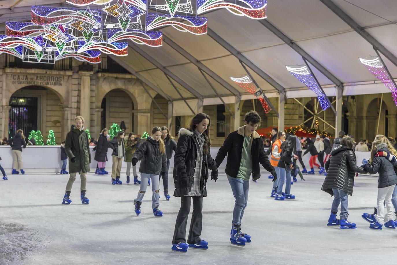 La pista de hielo estará abierta hasta el 7 de enero.