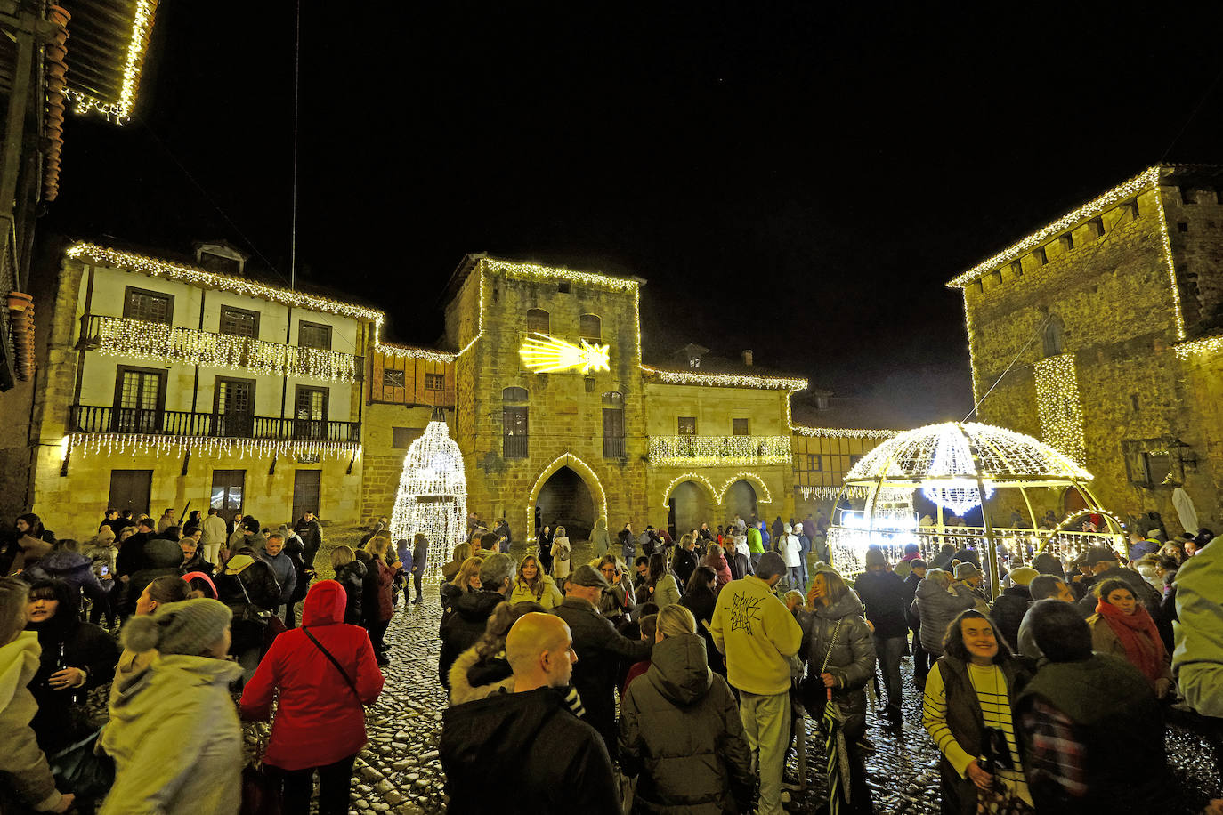 El 'video mapping' o proyecciones de luz regresa con una temática totalmente renovada y con una nueva narrativa, siempre aludiendo a la historia y la esencia del municipio. 