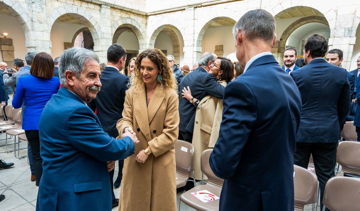 Miguel Ángel Revilla con Ainoa Quiñones.