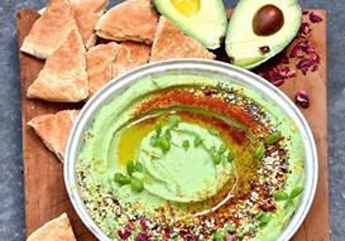 Hummus de aguacate, un aperitivo saludable.