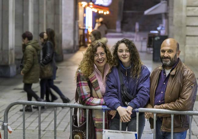 Raquel Balbás, Verónica Vallejo y Luis Lobera, aún siguen muy unidos pese a que no viven juntos.