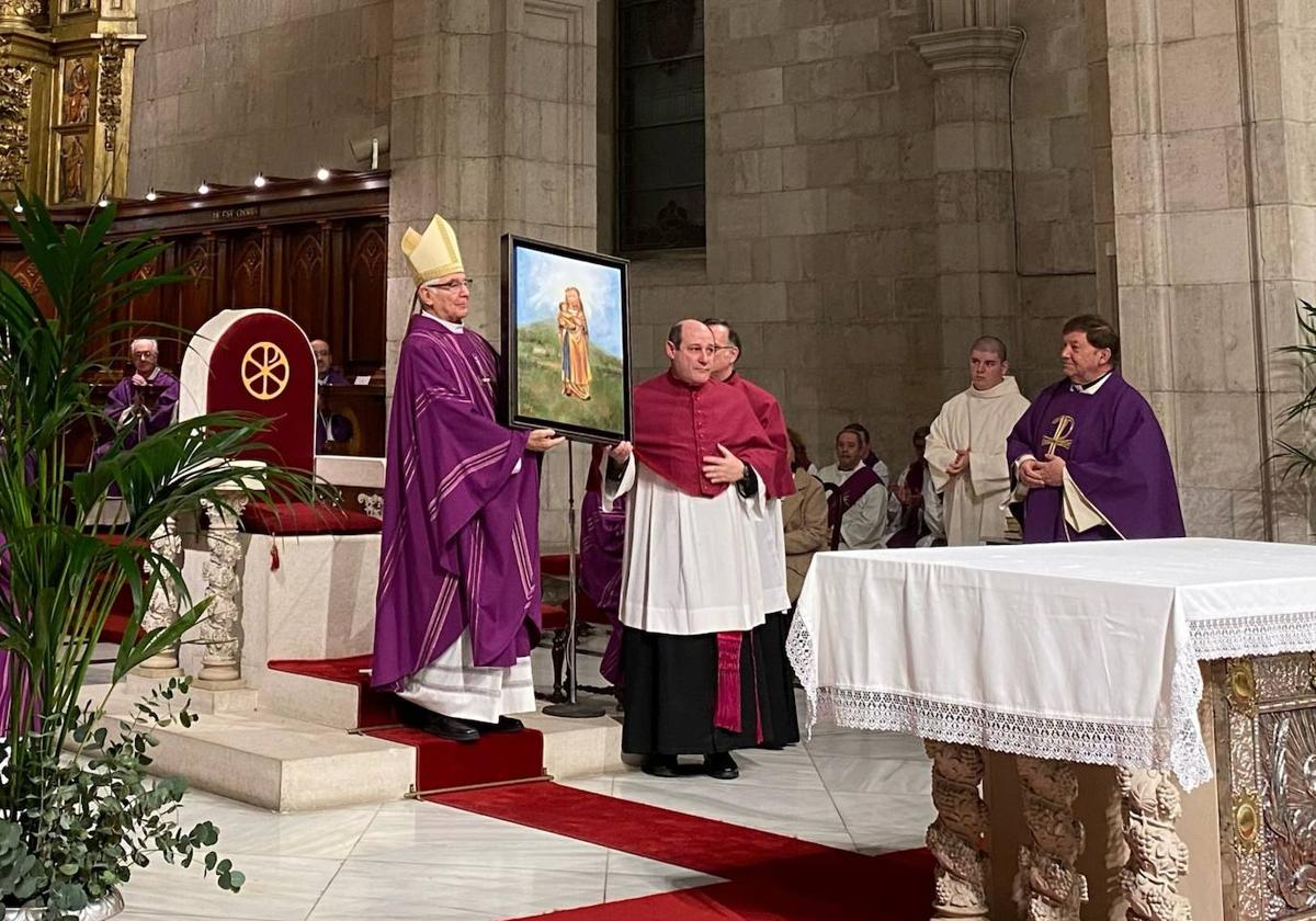 Manuel Sánchez Monge, en un momento de la homilía oficiada en la Catedral de Santander.