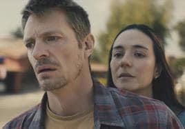 Joel Kinnaman y Catalina Sandino Morenol, en el filme.