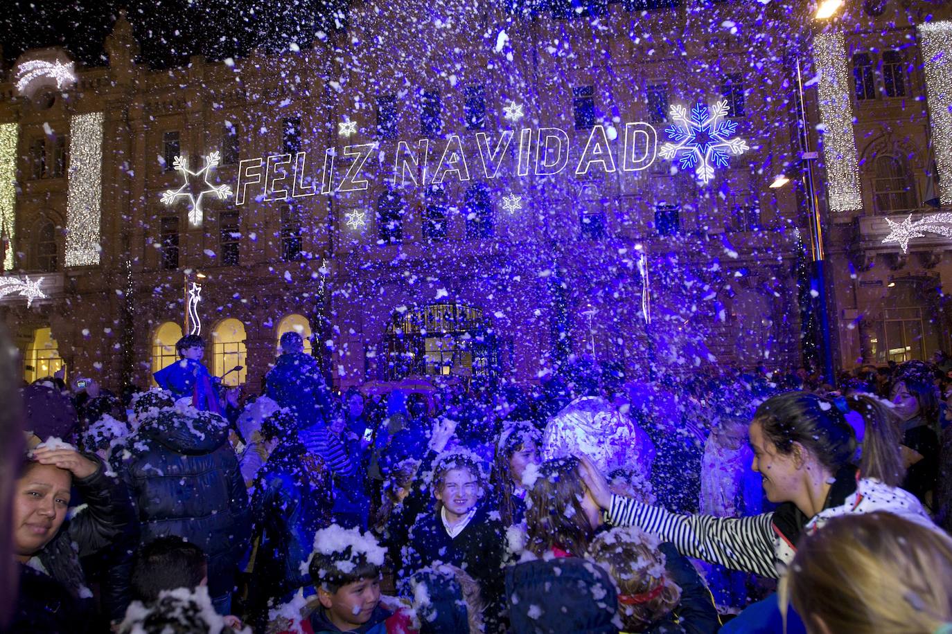 Encendido de Navidad con espuma incluida.