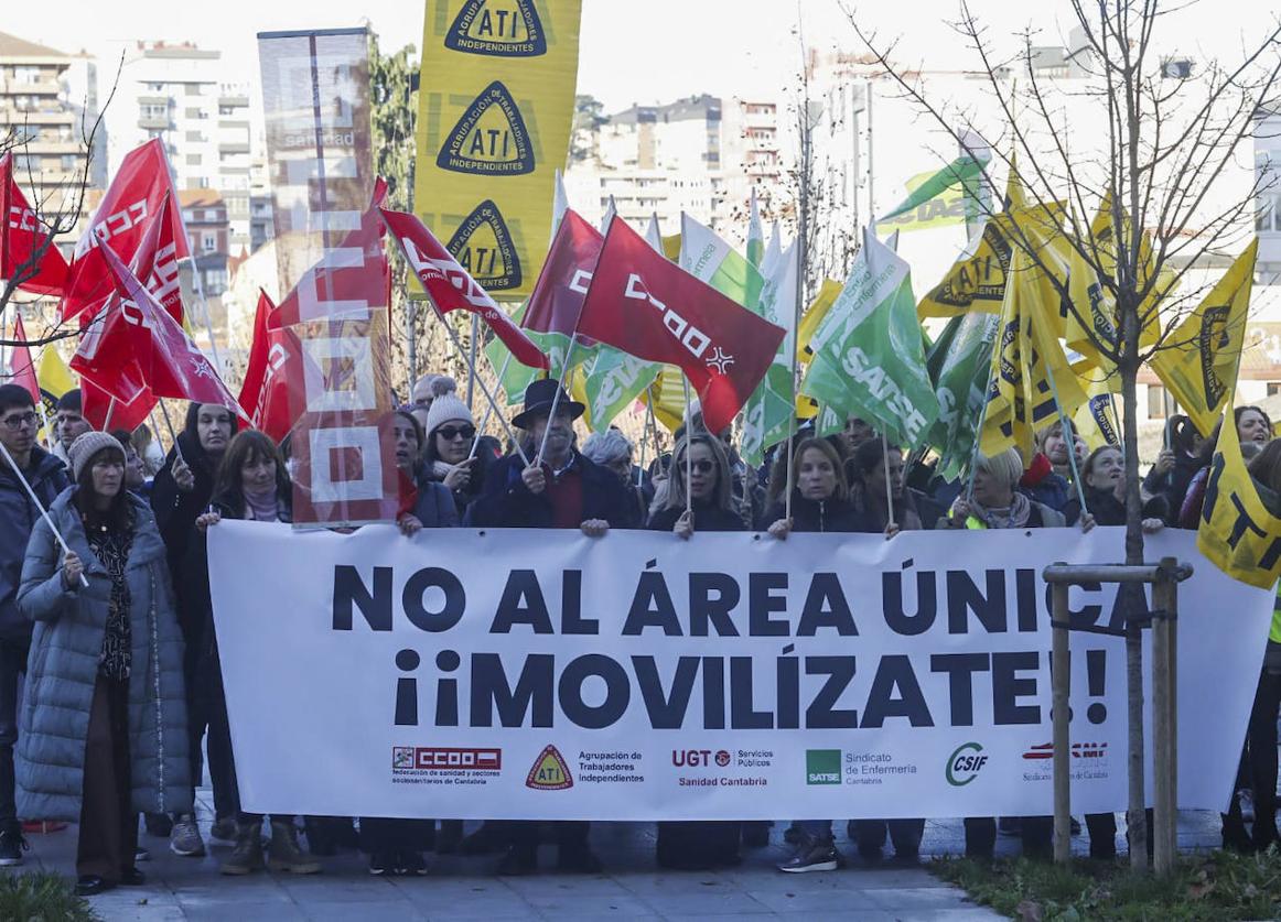 Protestas a las puertas del Parlamento