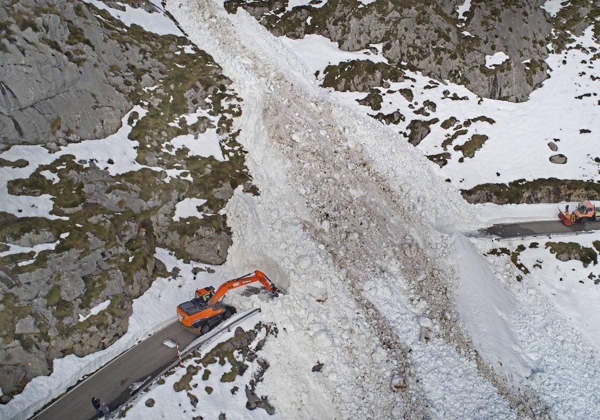 Alud que en 2021 cortó el acceso al pueblo